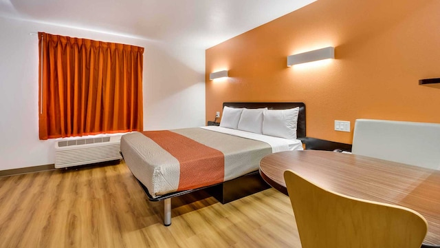 1 King Bed | Non-Smoking, Kitchen