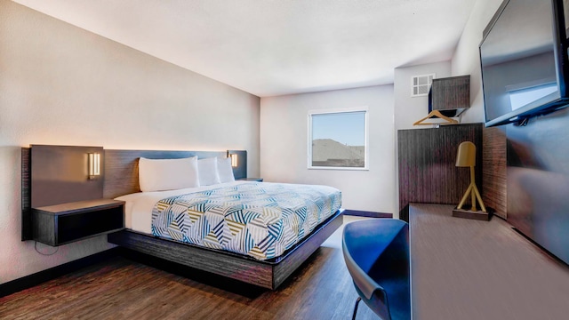 1 King Bed | Mobil Access Tub Nsmk Micfridg