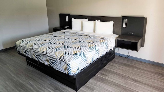 1 King Bed | Non-Smoking, Micfridge