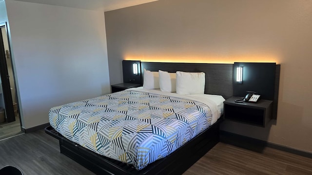 1 King Bed | Mob Acc RI Shwr Nsmk Micfridg