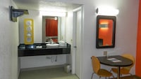 Motel 6 Oklahoma City, OK - Airport East