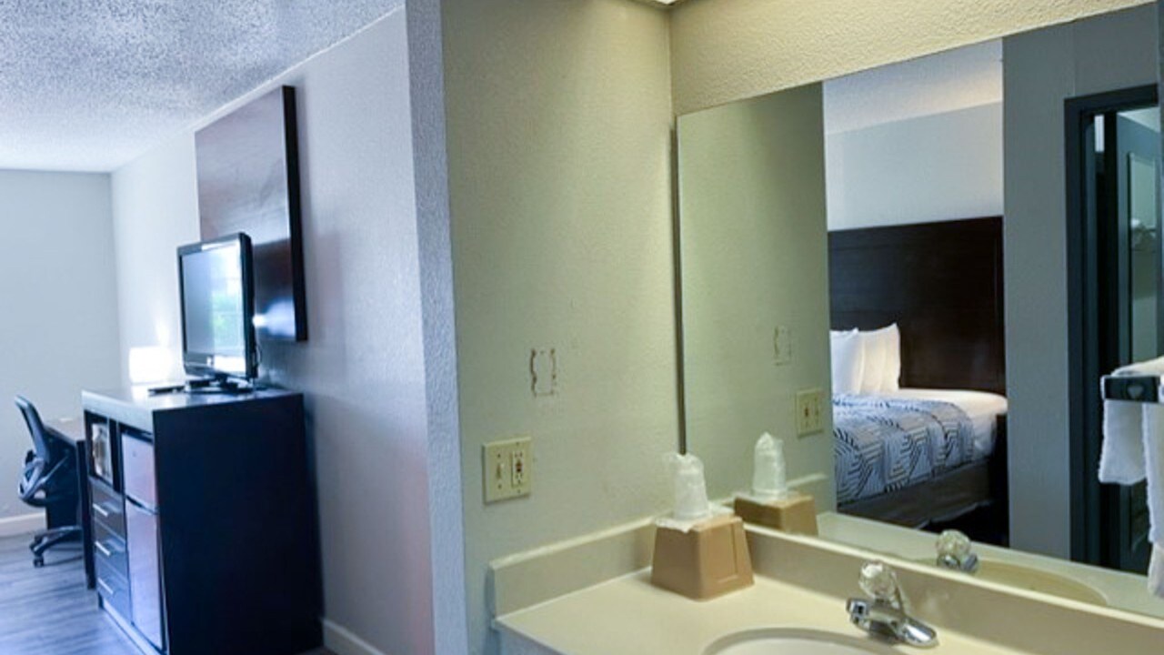 Motel 6 Tulsa, OK - Airport | Low Rate Motels
