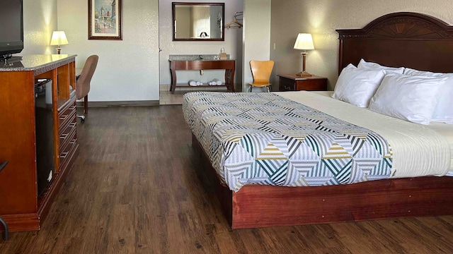 1 King Bed | Non-Smoking, Micfridge