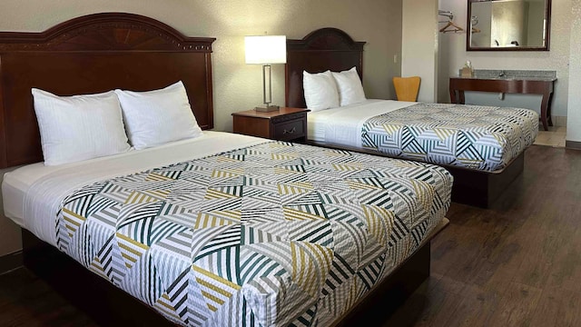 2 Queen Beds | Mobil Access Tub Nsmk Micfridg