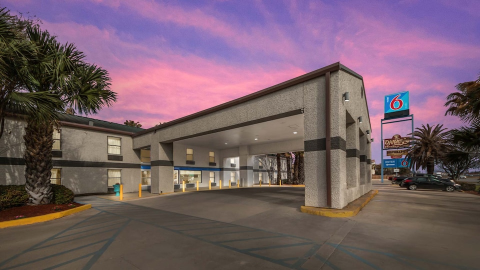 Studio 6 Laredo, TX - North I 35, Laredo, Laredo