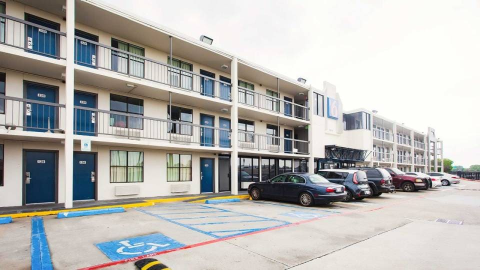 Studio 6 Houston, TX - Medical Center NRG Stadium, C77025, Houston