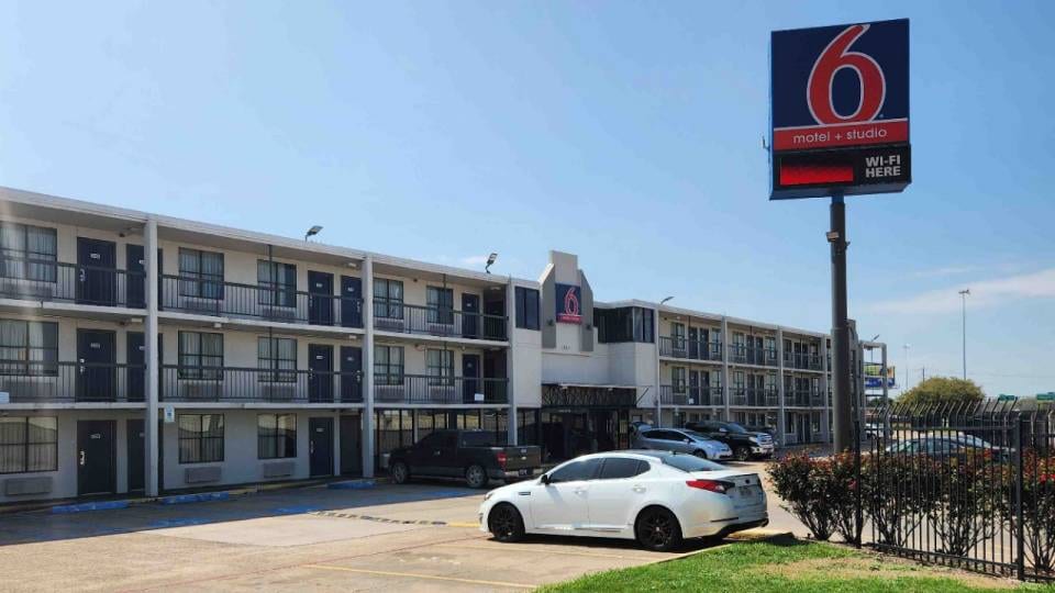 Studio 6 Houston, TX - Medical Center NRG Stadium, C77025, Houston