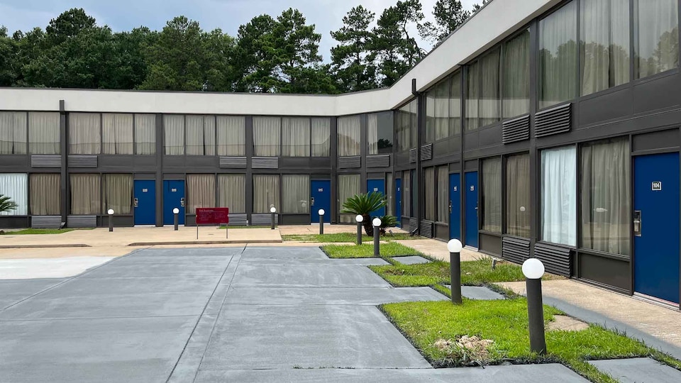 Studio 6 Nacogdoches, TX - SFA University, C75964, Nacogdoches TX