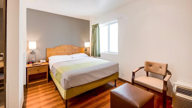 1 QUEEN BED | KITCHEN