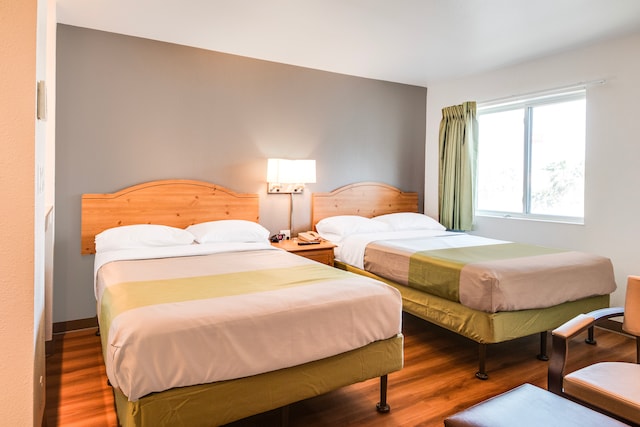 2 FULL BEDS | KITCHEN