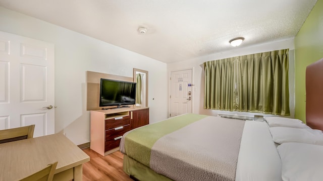 1 King Bed | Non-Smoking, Micfridge