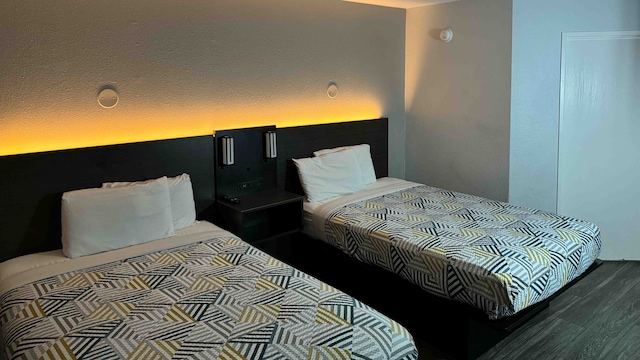 2 FULL BEDS | MOBILITY ACCESSIBLE TUB