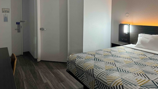 1 QUEEN BED | MOBILITY ACCESSIBLE TUB