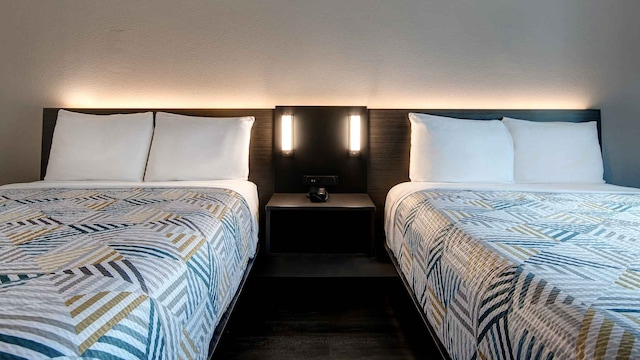 2 FULL BEDS | NON-SMOKING