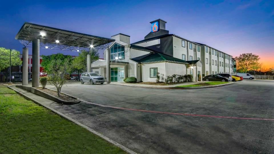 Motel 6 San Antonio, TX - Sea World North, C78245, San-Antonio