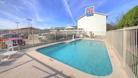 Motel 6 Kerrville, TX