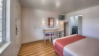 Motel 6 Kerrville, TX