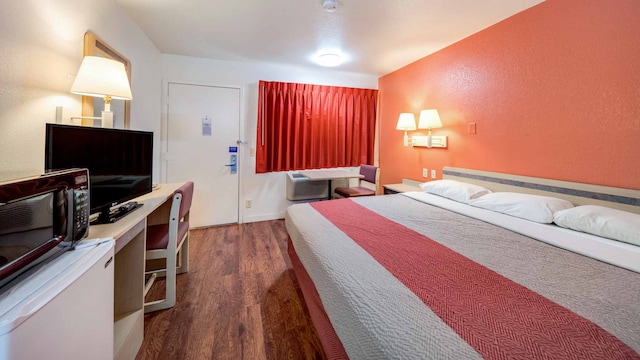 1 KING BED | ADA ACCESSIBLE, SMOKING, MICFRIDGE