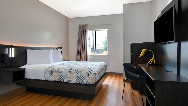 1 Queen Bed | Non-Smoking