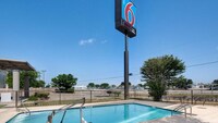 Motel 6 San Antonio, TX - South