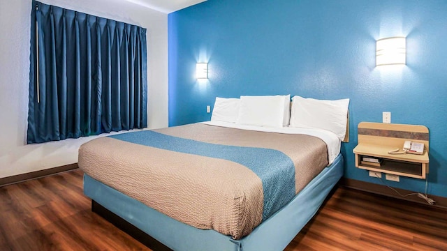 1 King Bed | Non-Smoking, Micfridge