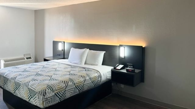 1 King Bed | Non-Smoking, Kitchen