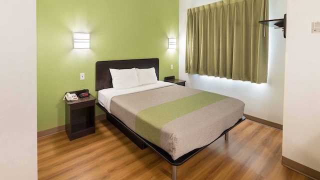 1 Queen Bed | Non-Smoking