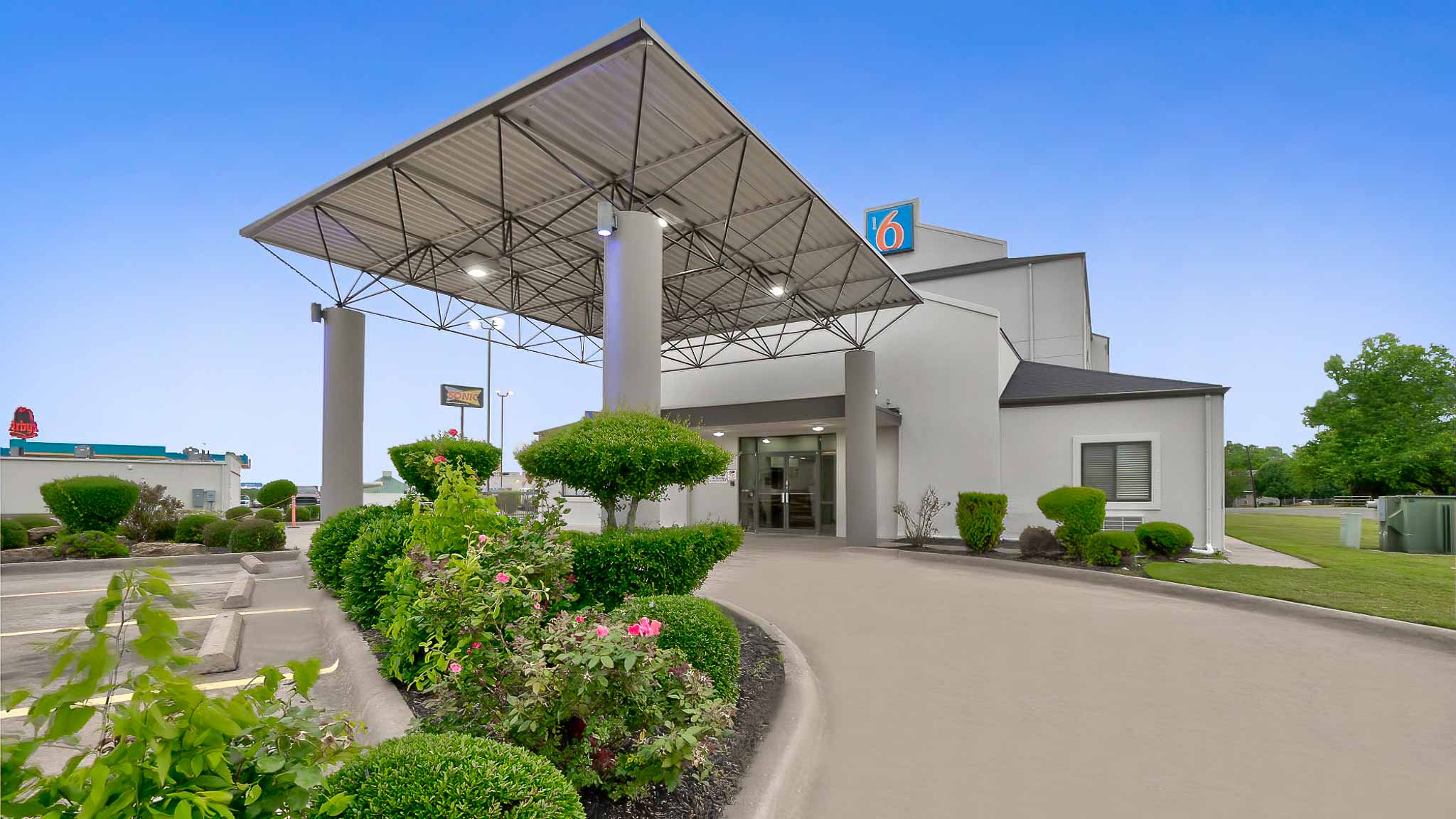 Motel 6 Denison, TX - Low Rates & Comfort
