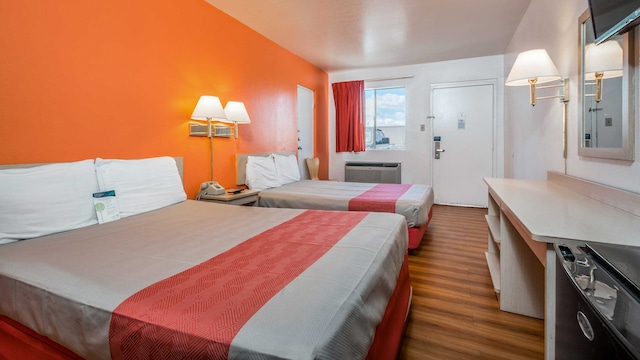 2 FULL BEDS | NON-SMOKING