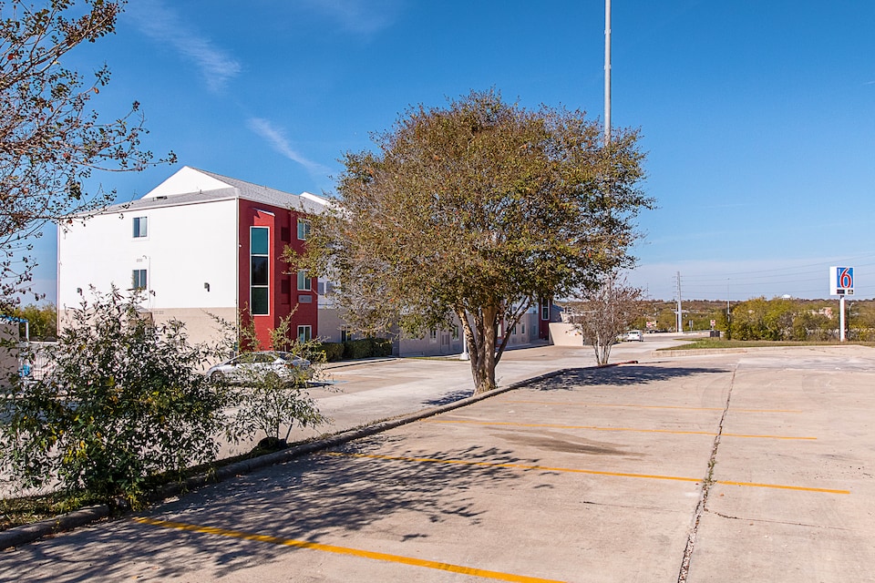 Motel 6 San Antonio, TX - Downtown - Alamo Dome, C78112, San-Antonio