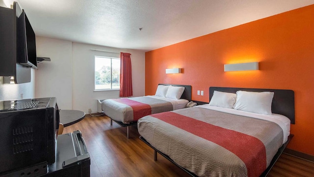 2 Queen Beds | Smoking