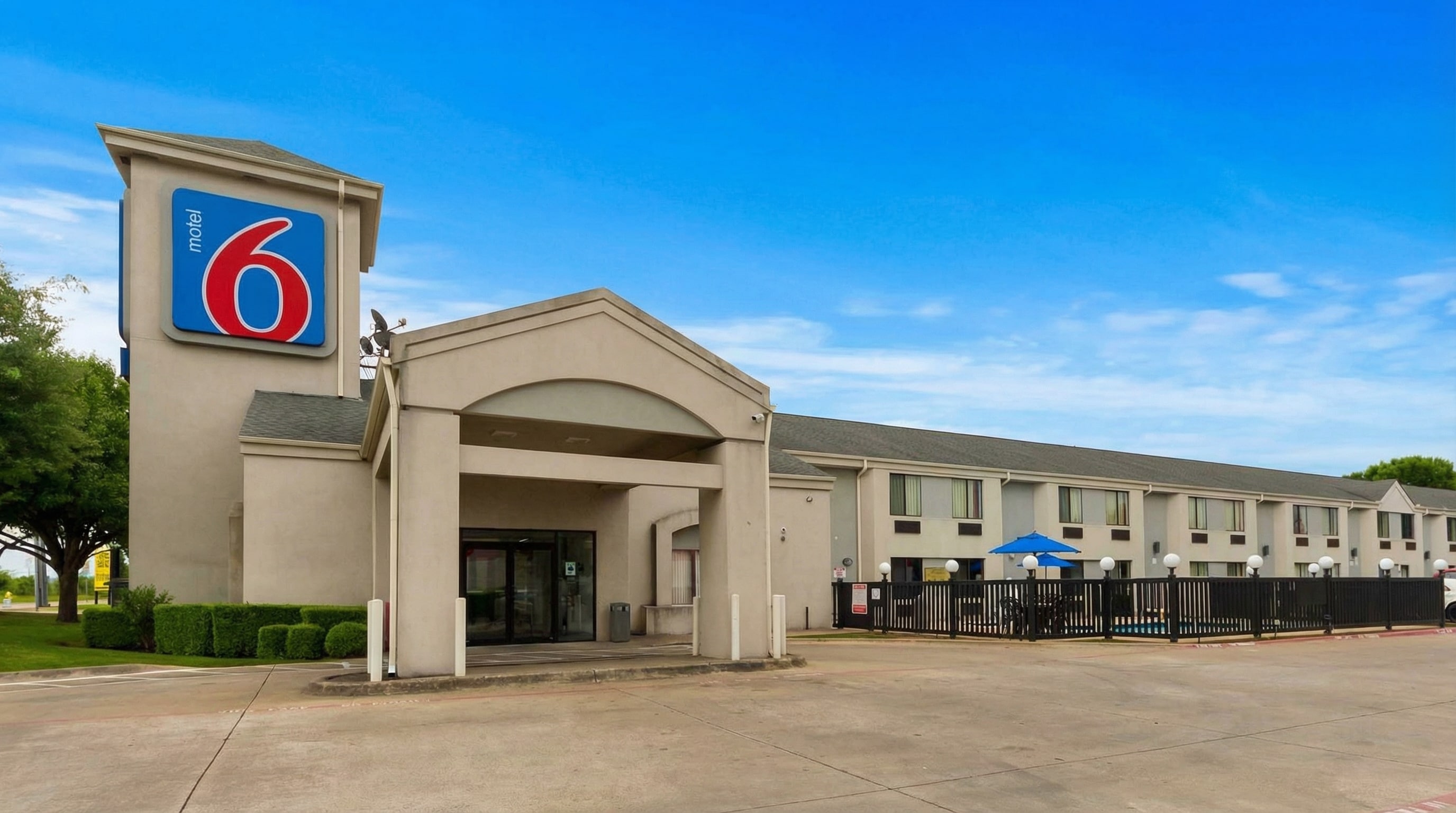 Motel 6 Dallas, TX - Northeast, Motel 6 Dallas, Book @ $110
