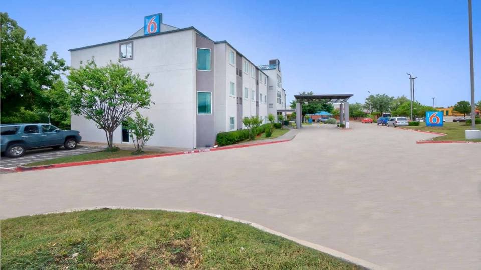 Motel 6 Benbrook, TX - Fort Worth, Benbrook, TX, Benbrook