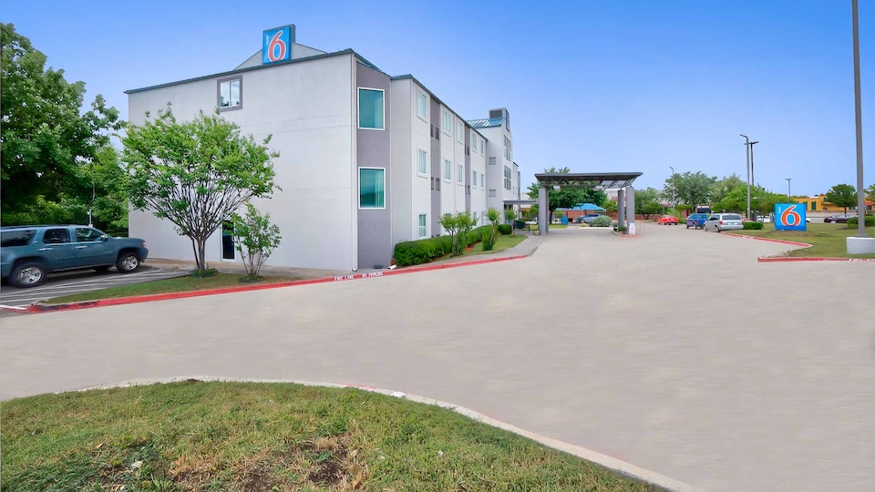 Motel 6 Benbrook, TX - Fort Worth, Benbrook, TX, Benbrook