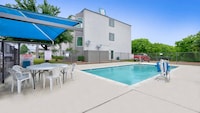 Motel 6 Benbrook, TX - Fort Worth