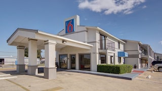 Motel 6 Lancaster, TX - DeSoto - Lancaster