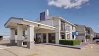 Motel 6 Lancaster, TX - DeSoto - Lancaster