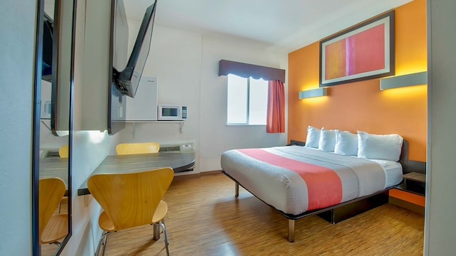 1 QUEEN BED | NON-SMOKING