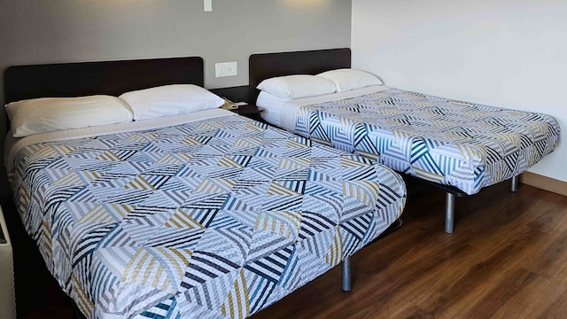 2 FULL BEDS | NON-SMOKING