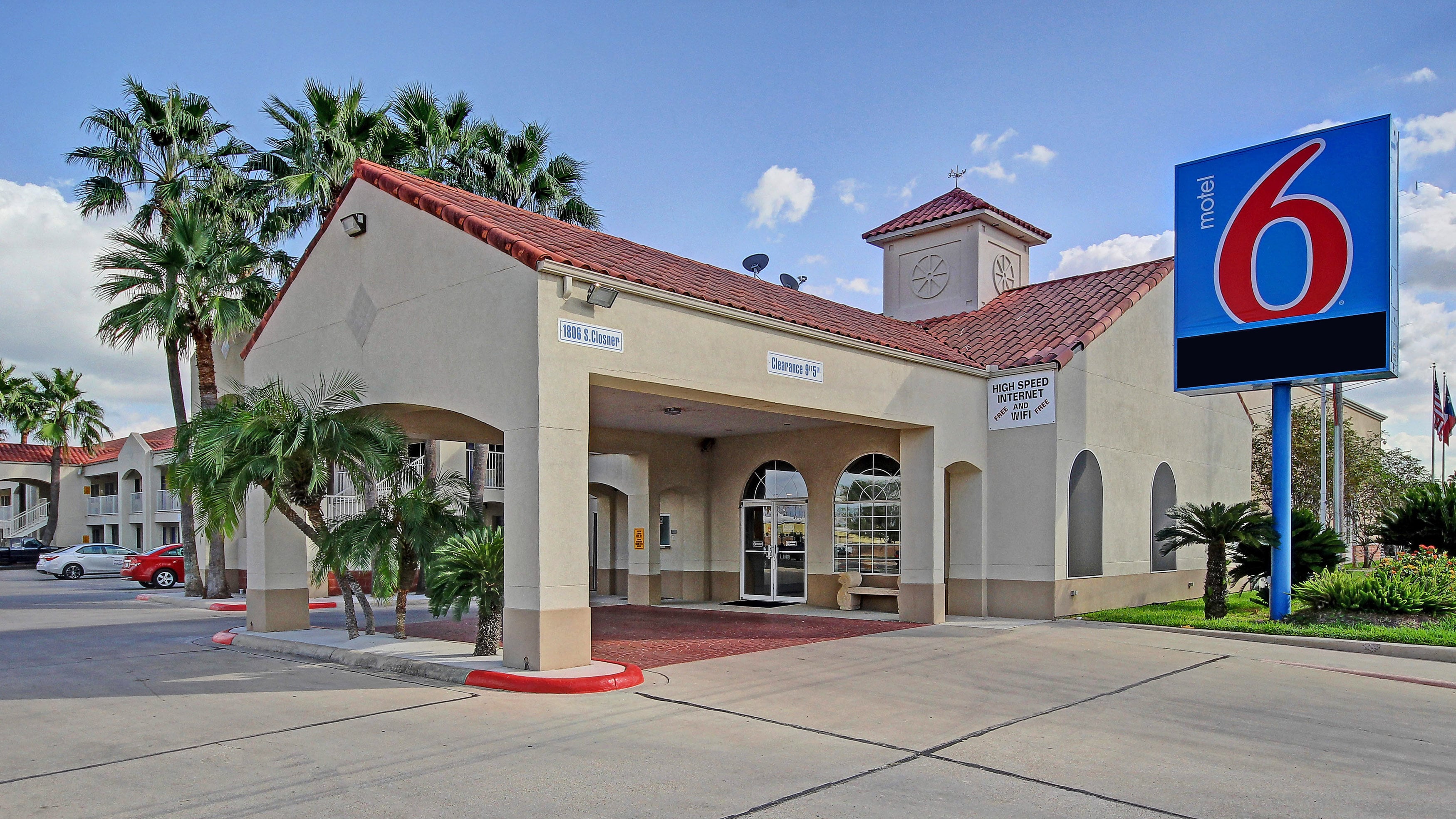 Motel 6 Edinburg, TX - Budget-Friendly