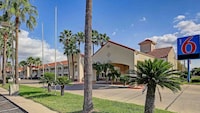 Motel 6 Edinburg, TX