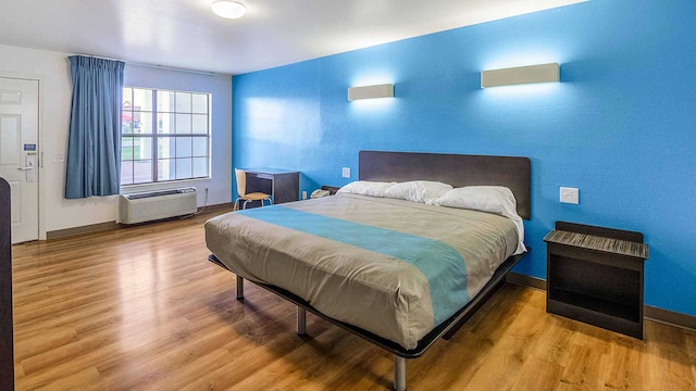 1 KING BED | MOBIL ACCESS TUB NSMK MICFRIDG