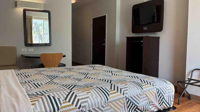 1 QUEEN BED | NON-SMOKING