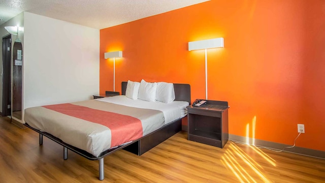 1 King Bed | Non-Smoking