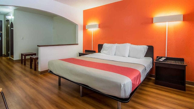 1 King Bed | Suite, Smoking