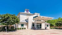 Motel 6 Cleburne, TX