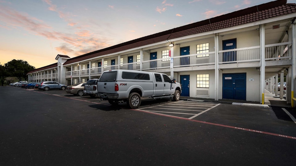 Motel 6 Dallas, TX - Market Center, C75247, Dallas