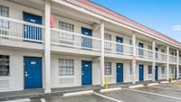 Motel 6 Dallas, TX - Market Center