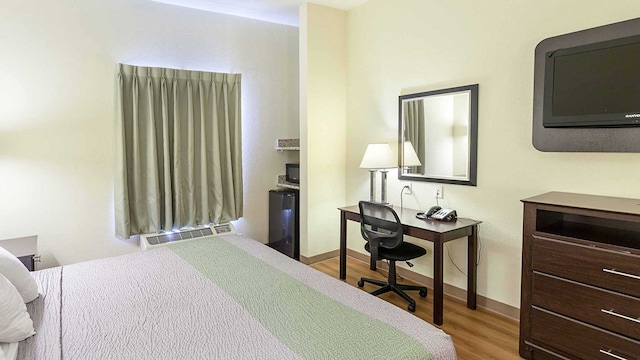 1 KING BED | SMOKING