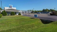 Motel 6 Sulphur Springs, TX